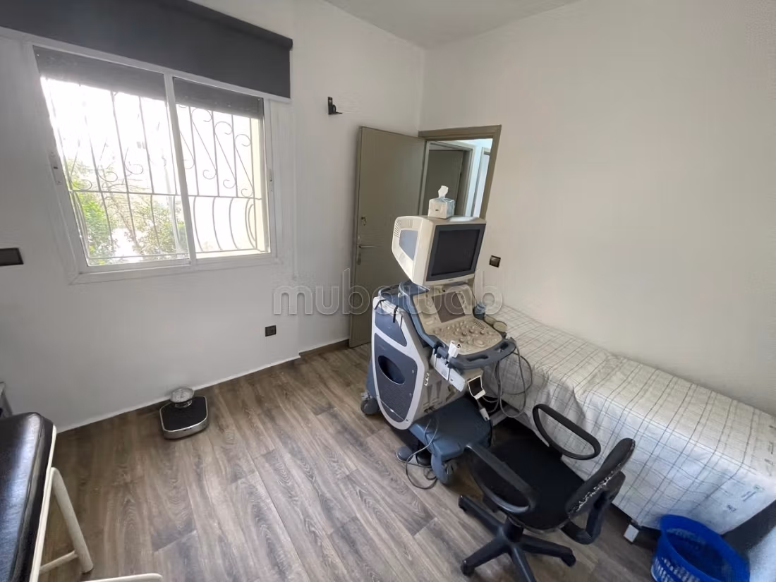 Consulta médica equipada en venta Casablanca