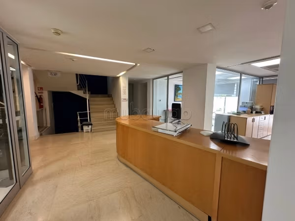 For rent office building in Cité Jardins