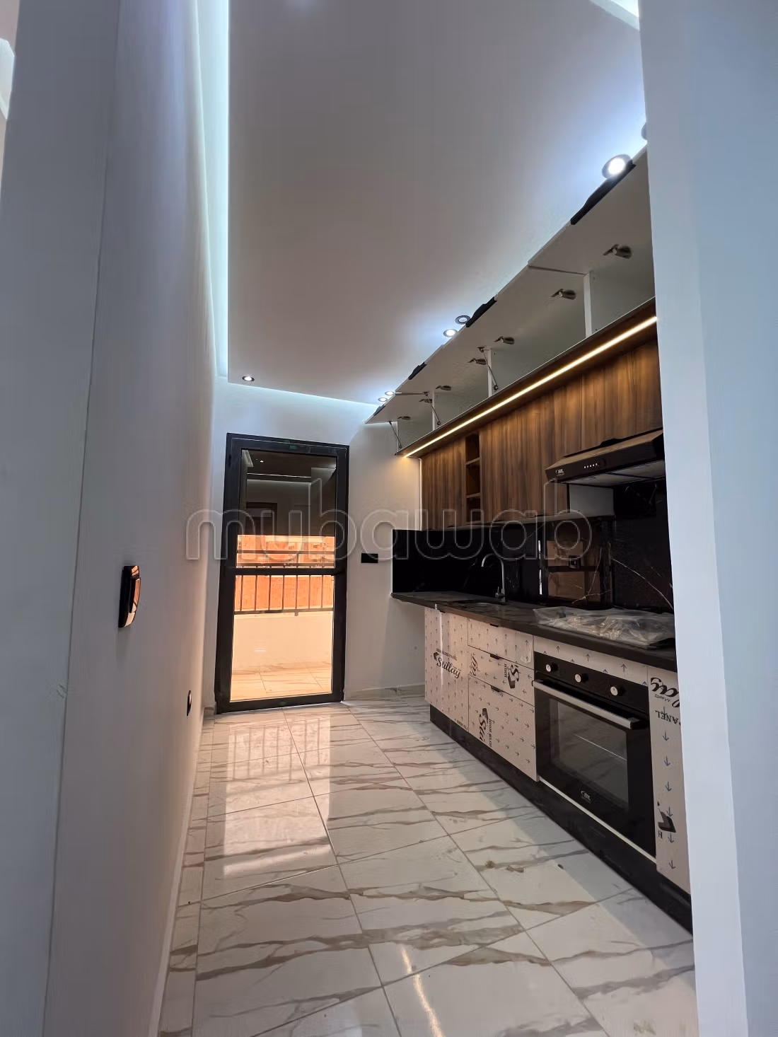 Appartement à vendre à Bir Rami Est. 
2 pièces confortables