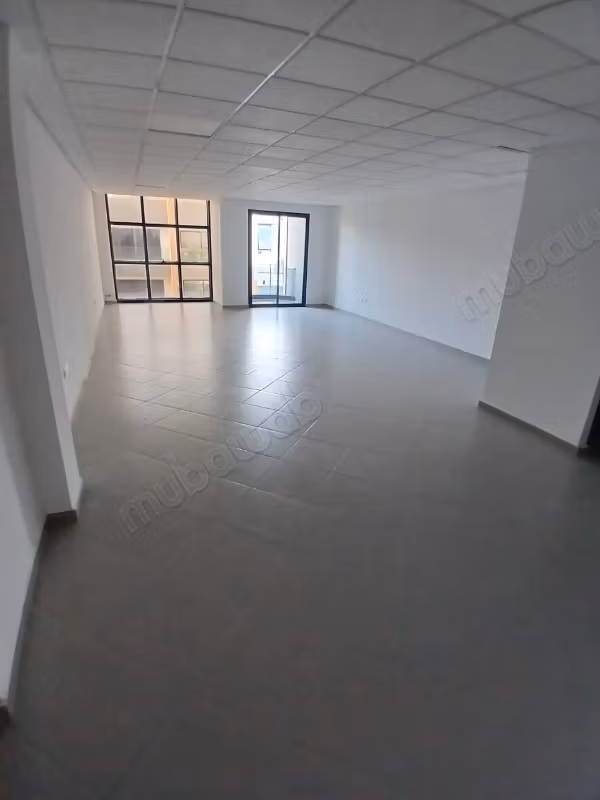 Office for rent in Roche Noire 76m²