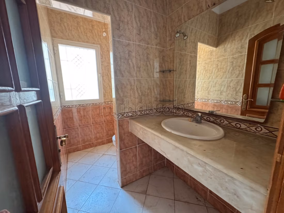 En Venta – Casa Espaciosa en Sidi Maârouf