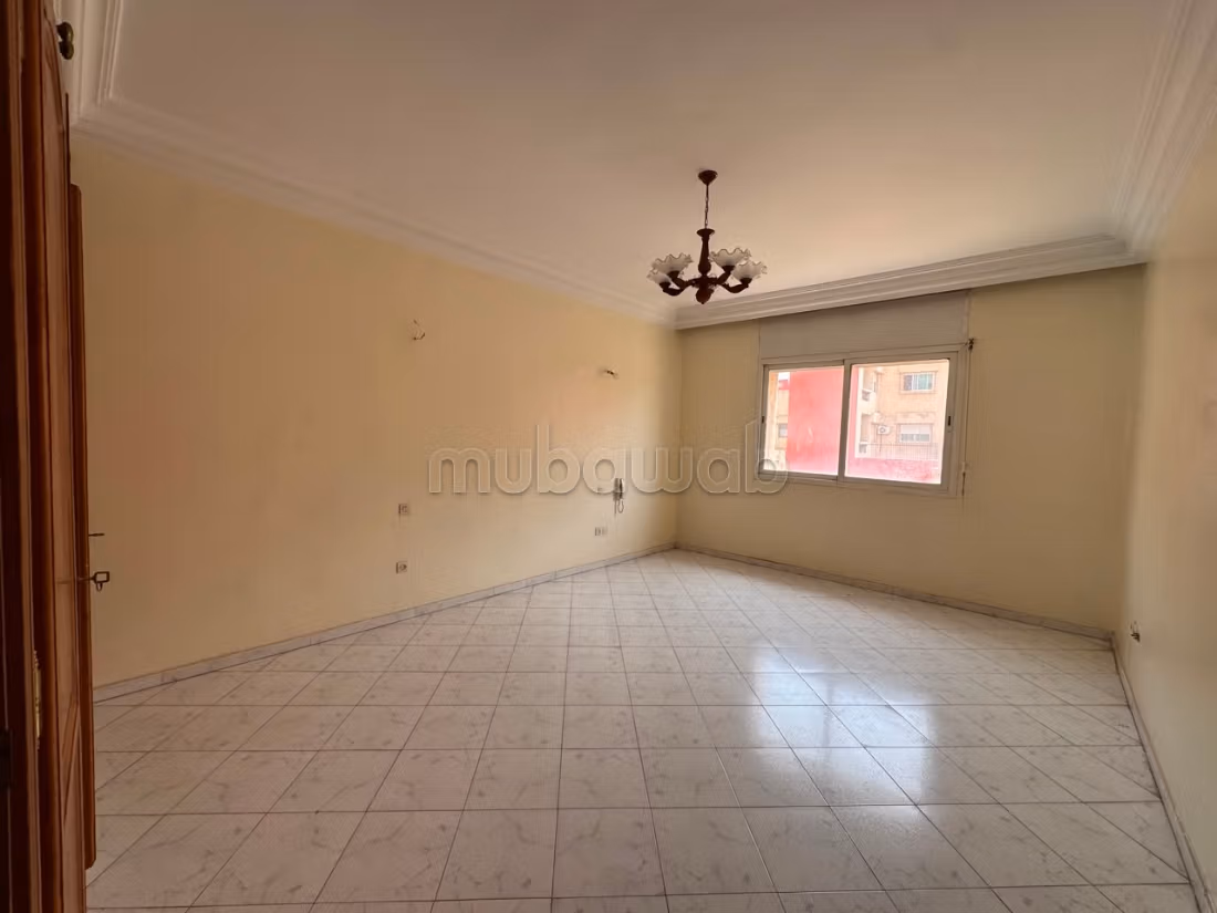 En Venta – Casa Espaciosa en Sidi Maârouf