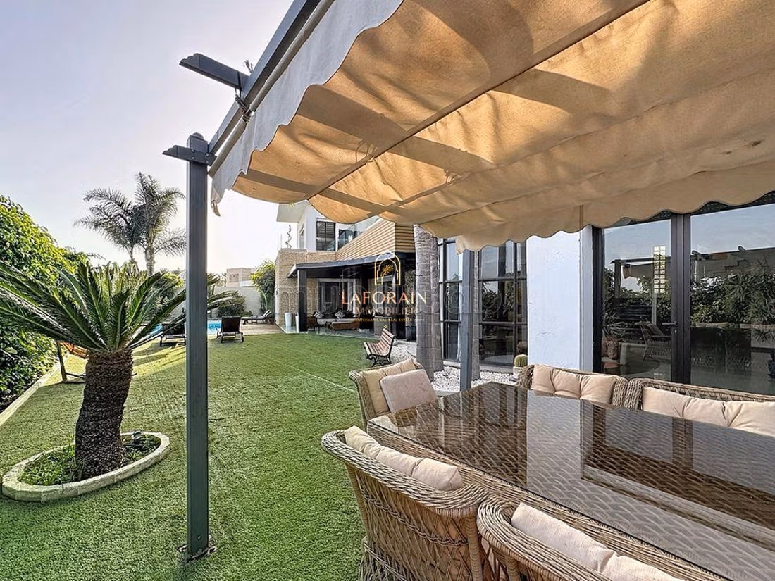 Villa de Prestige à Vendre à Illigh – Agadir
