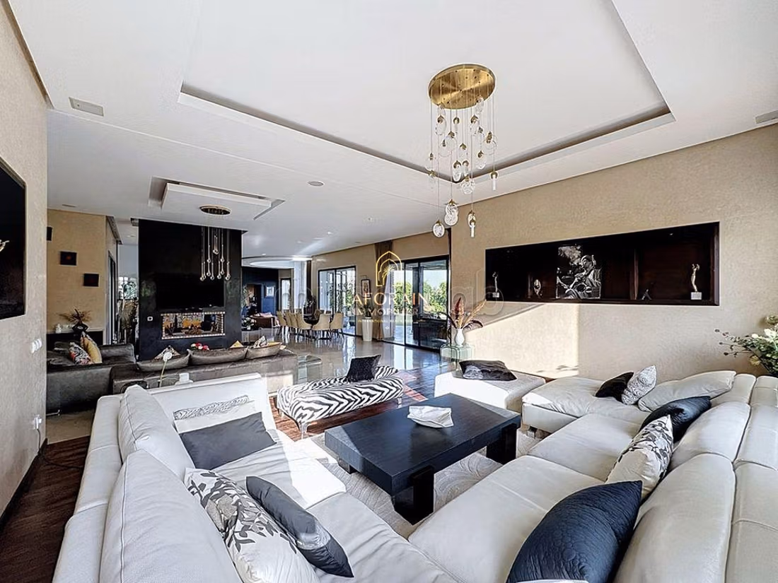 Villa de Prestige à Vendre à Illigh – Agadir