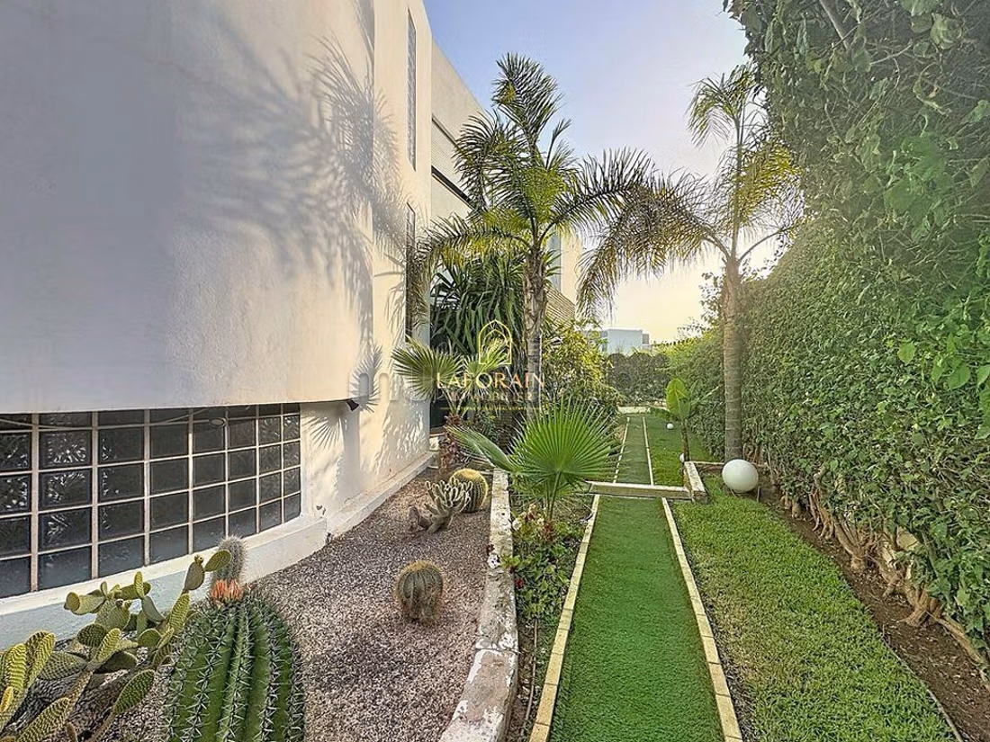 Villa de Prestige à Vendre à Illigh – Agadir
