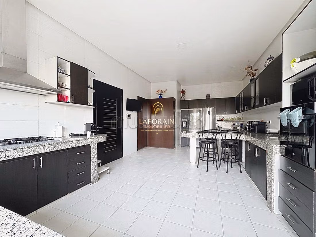 Villa de Prestige à Vendre à Illigh – Agadir