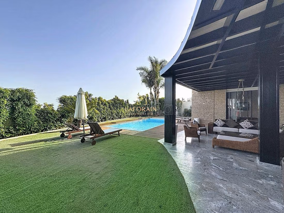 Villa de Prestige à Vendre à Illigh – Agadir