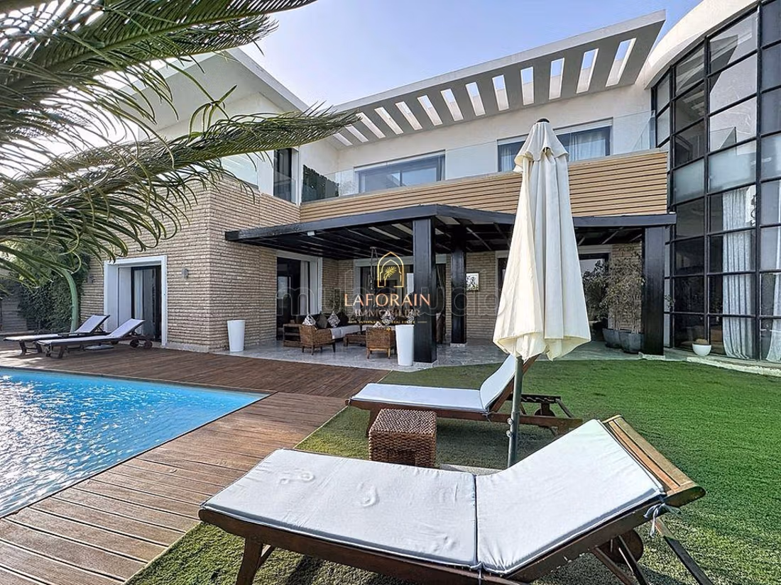 Villa de Prestige à Vendre à Illigh – Agadir