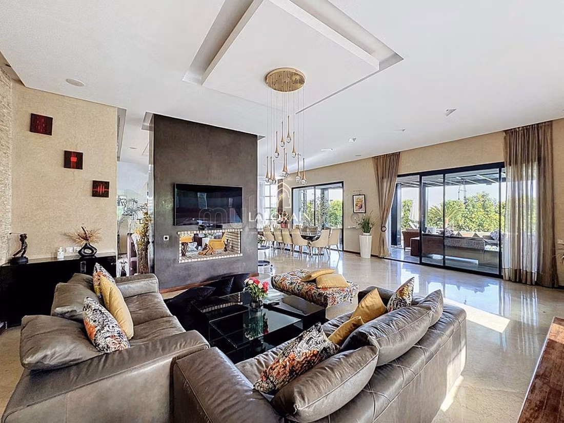Villa de Prestige à Vendre à Illigh – Agadir