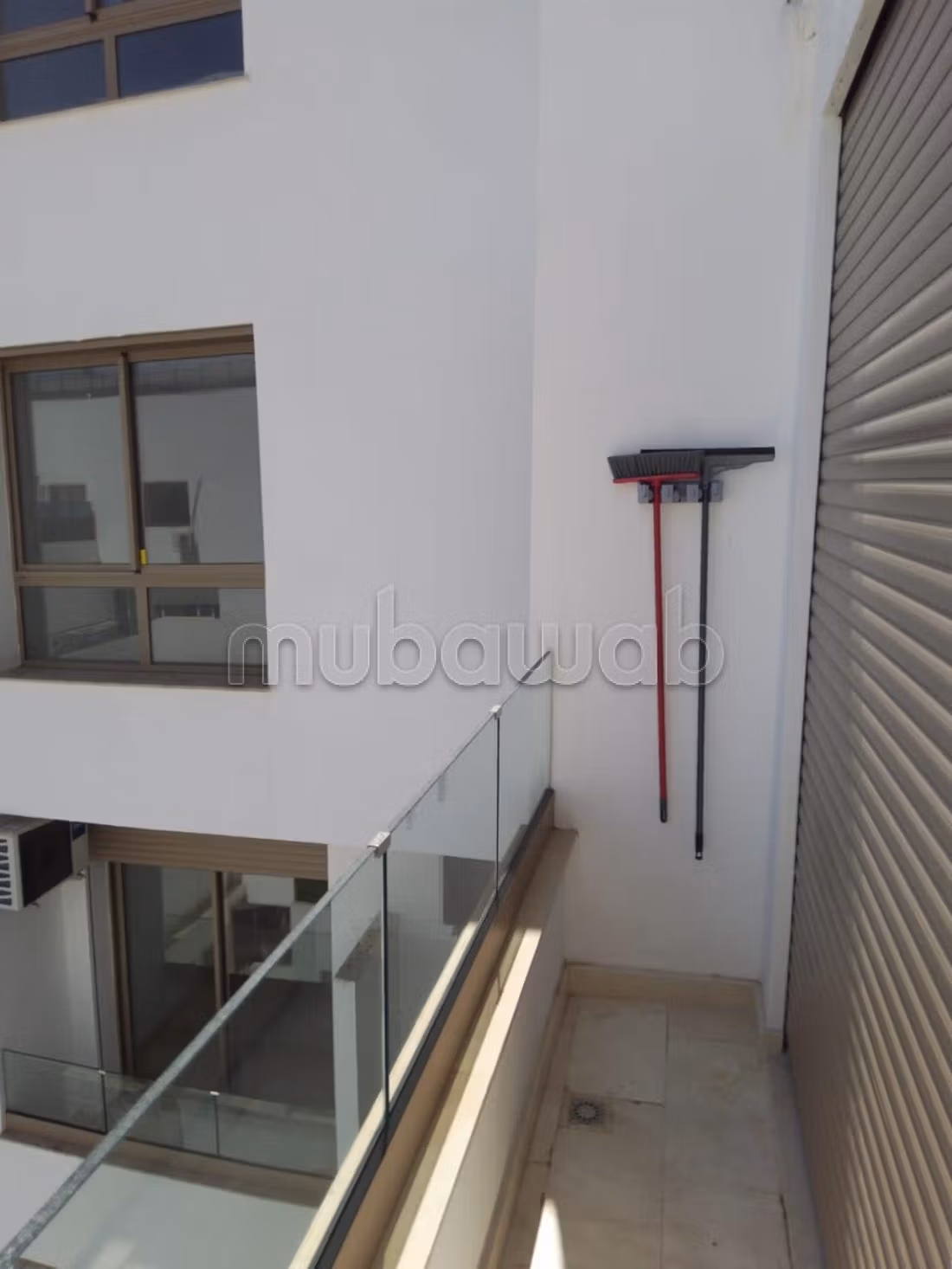 Studio meublé avec terrasse