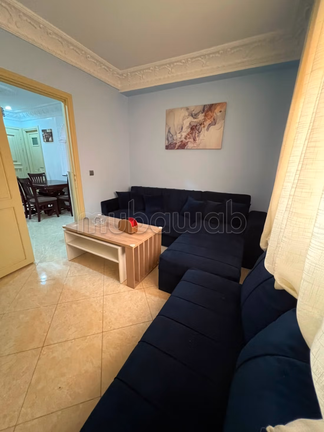 Bel appartement à vendre à Deroua. 
4 grandes pièces. 
Meublé