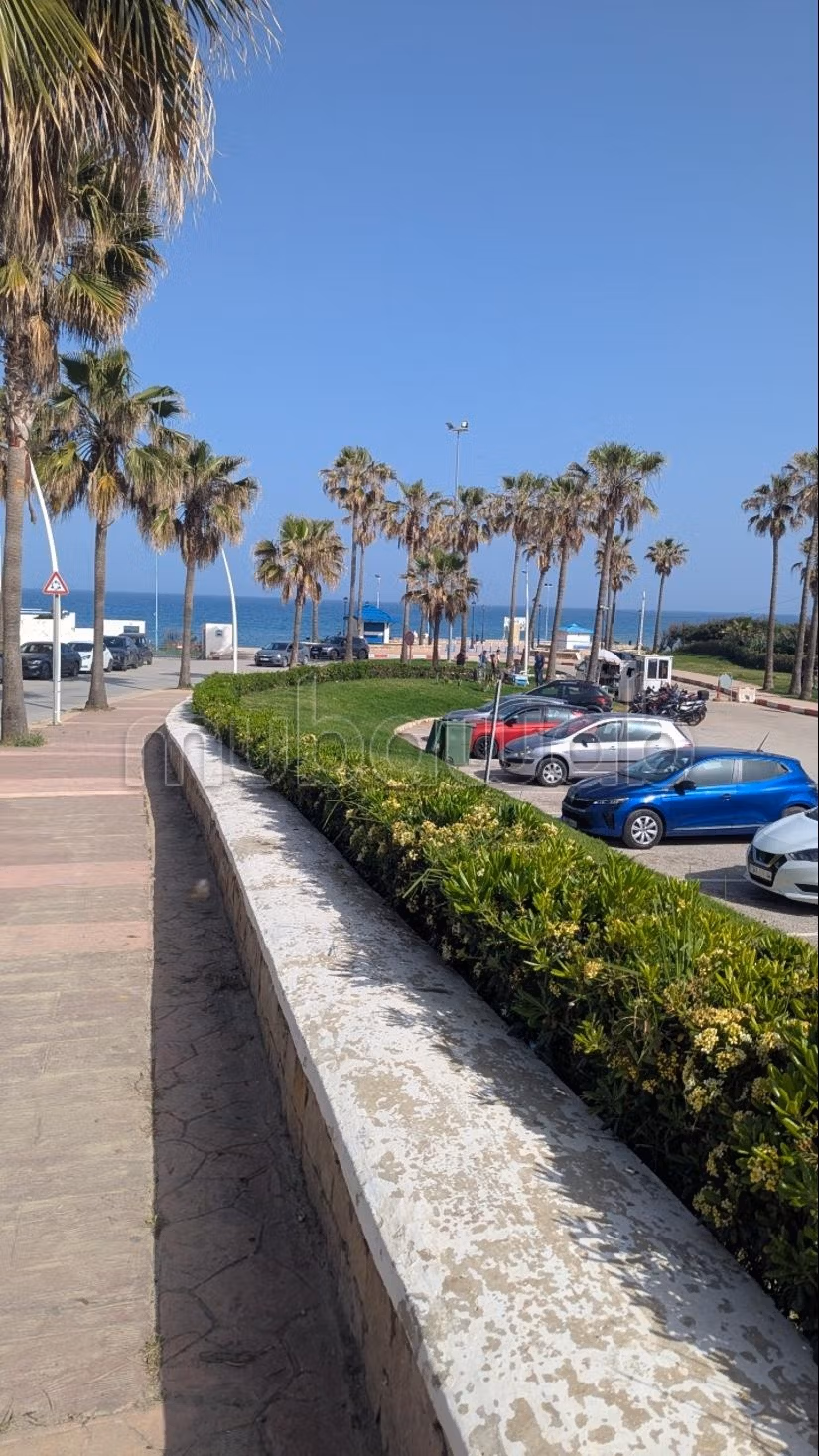 Bellissimi appartamenti in affitto a Cabo Negro in una residenza sorvegliata 24 ore su 24 con parco verde, piscina e area giochi