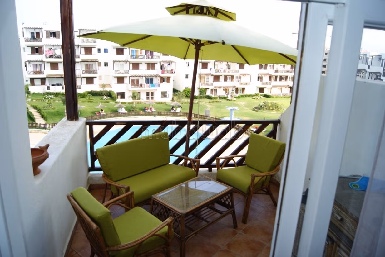 Bellissimi appartamenti in affitto a Cabo Negro in una residenza sorvegliata 24 ore su 24 con parco verde, piscina e area giochi