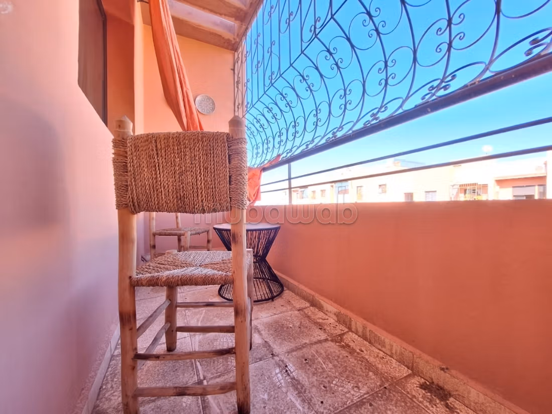 Vend appartement à Hay Mabrouka.
3 pièces confortables.
Ascenseur et terrasse — 2