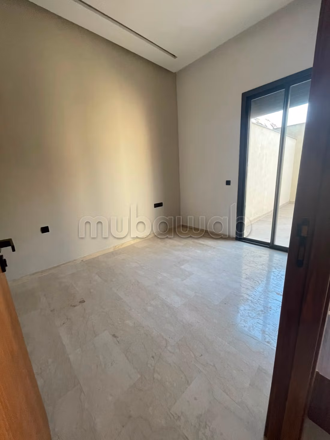 Studio oasis vide