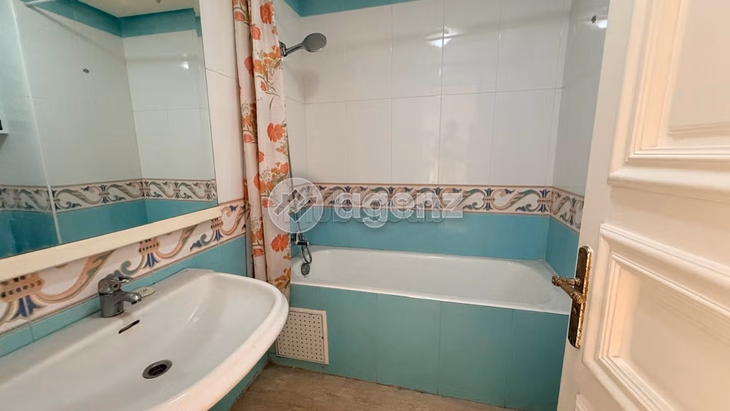 Appartamento in affitto 140 m², 3 camere Racine Casablanca