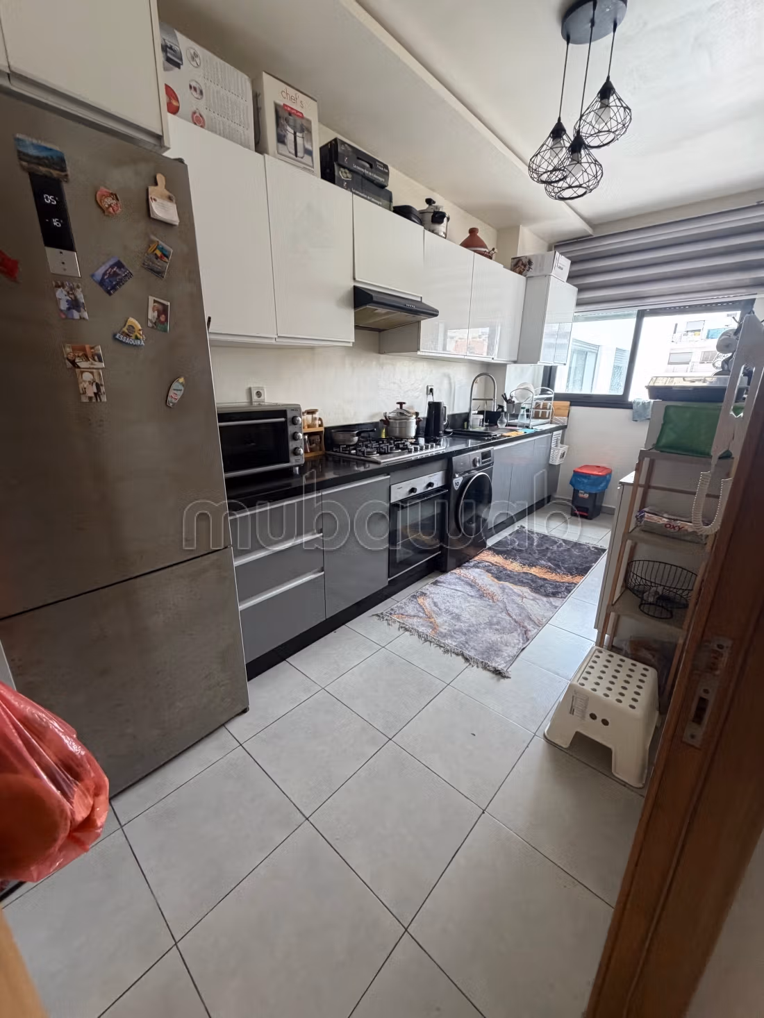 Appartement à louer à Roches Noires.
1 Pièce.
Meublé — 2