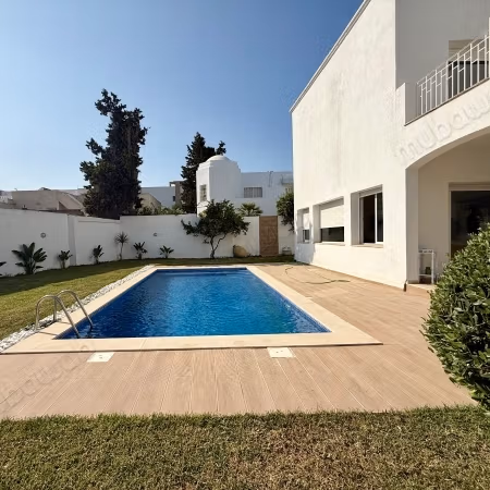 Villa with swimming pool in Marsa