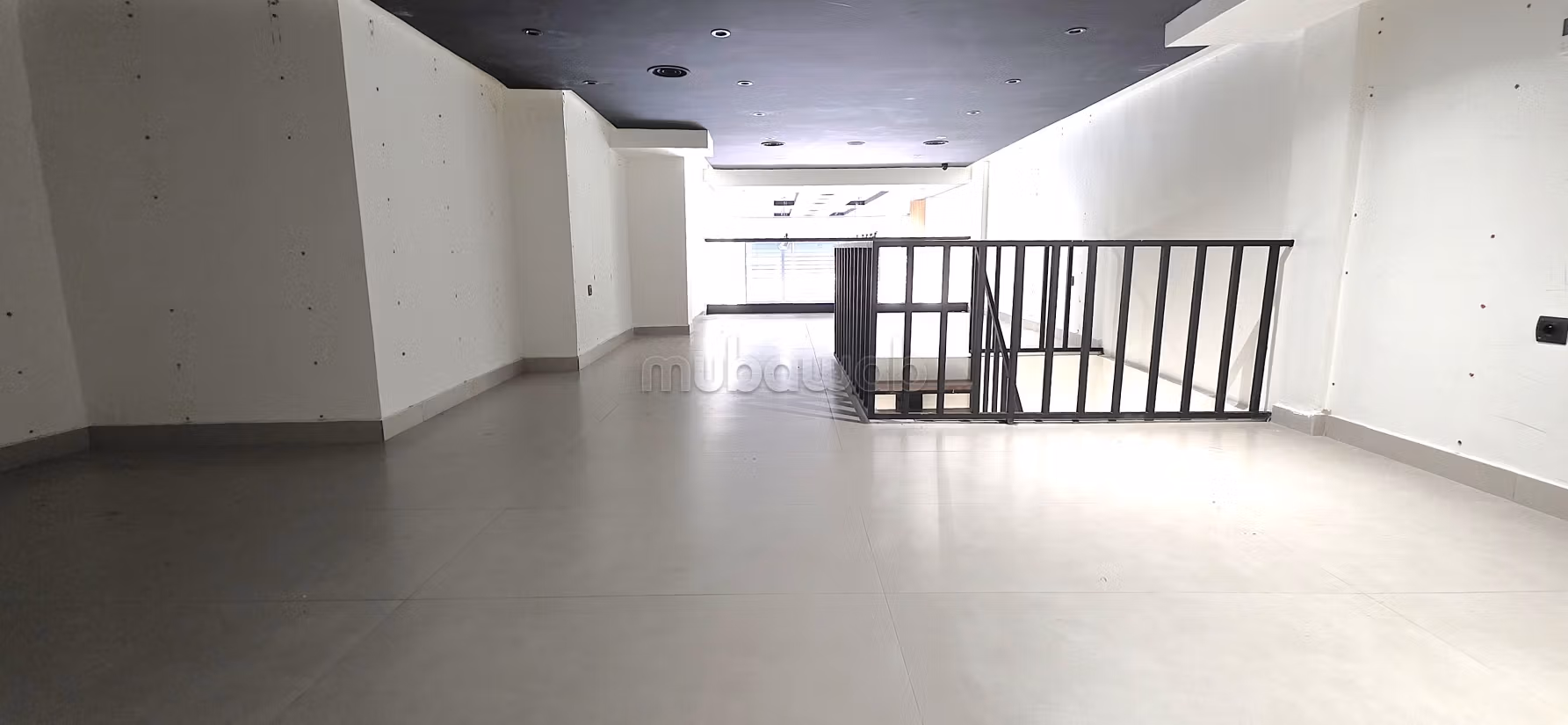 Local TOP Emplacement 120m2 Gaine Maarif