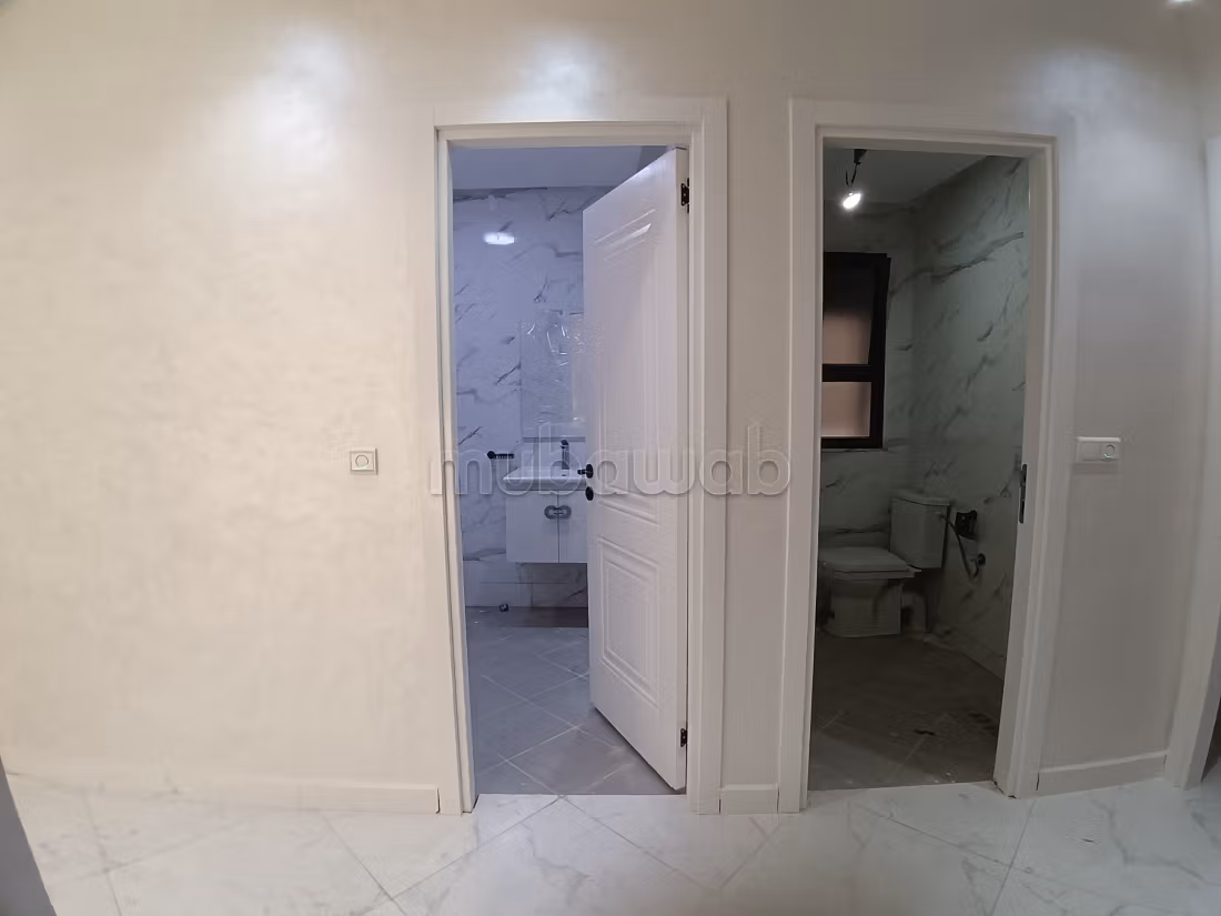 Appartamento in vendita a Al Hoceima. 2 camere. Porta blindata e vista mare
