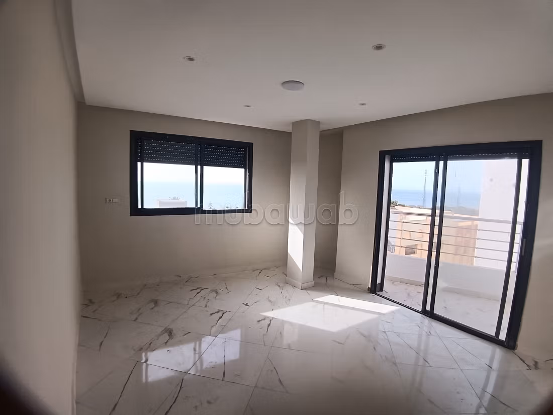 Appartamento in vendita a Al Hoceima. 2 camere. Porta blindata e vista mare
