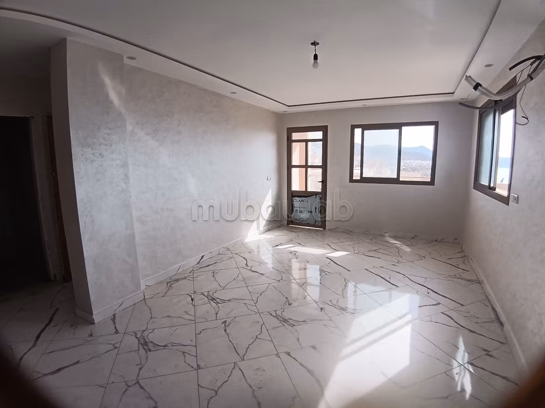Appartamento in vendita a Al Hoceima. 2 camere. Porta blindata e vista mare