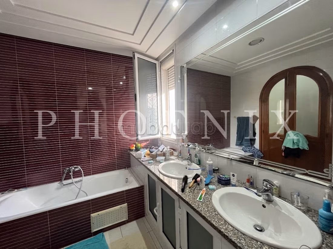 Villa S4 con piscina a La Marsa