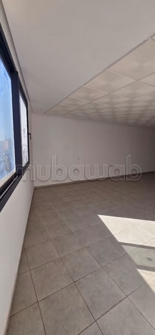 Office 63 m² for rent – Majorelle