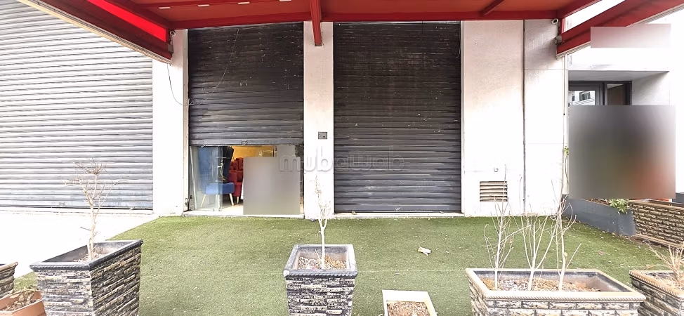Posizione gestione caffè attrezzato 102m2 Palmier