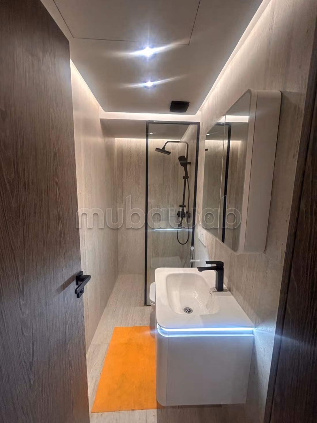 Location d'un appartement à Riviera.
Superficie 98 m².
Bien meublé — 2