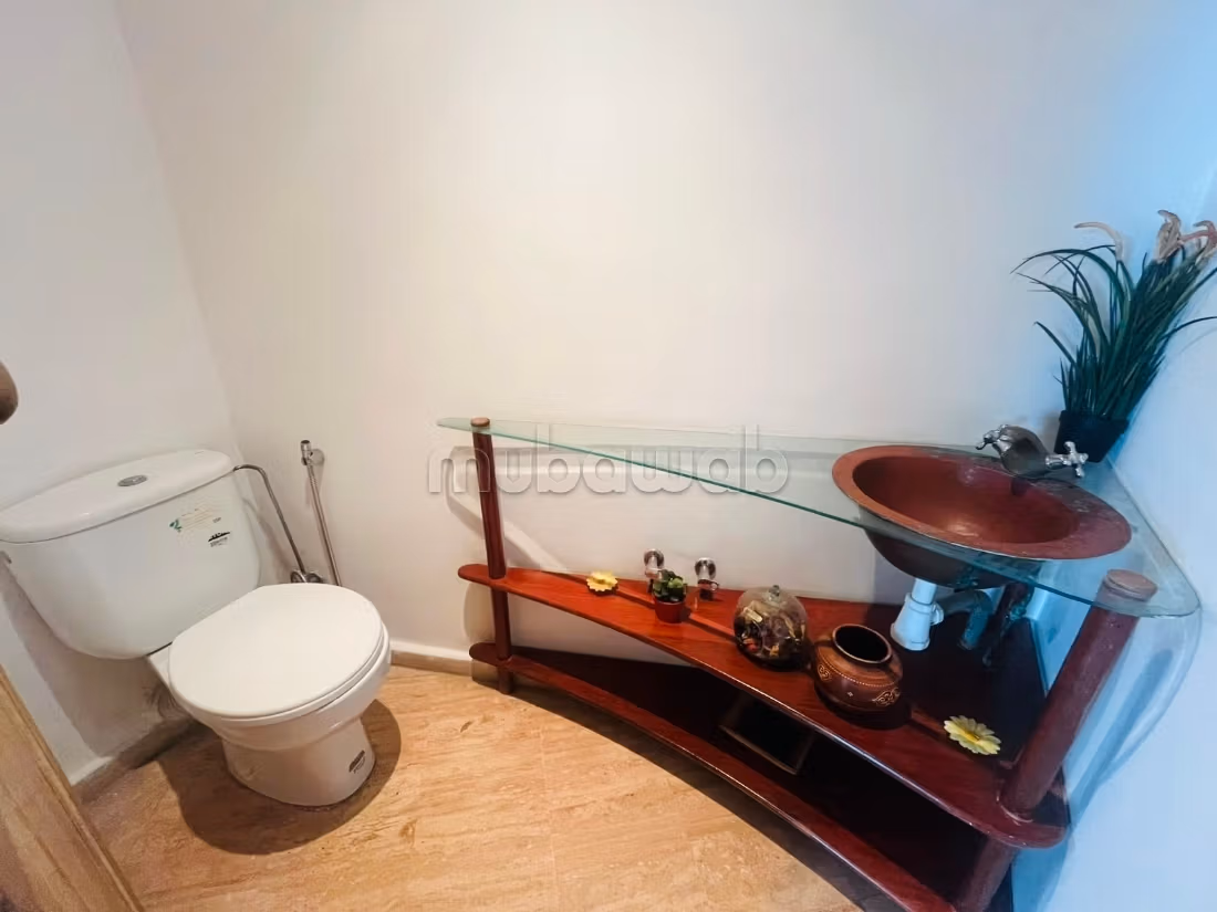 Bel Appartement en location meublée à Palmier.
Surface totale 160 m².
Meublé — 5