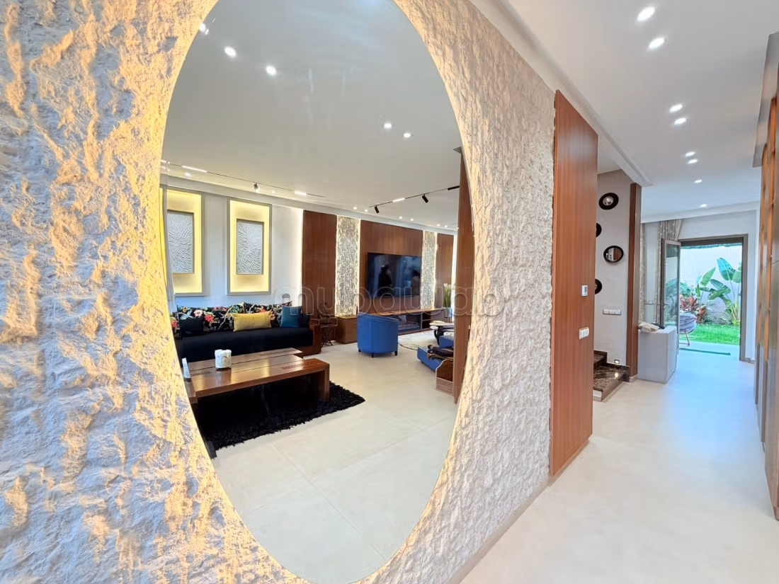 Posizione Villa Moderna Arredata a Targa