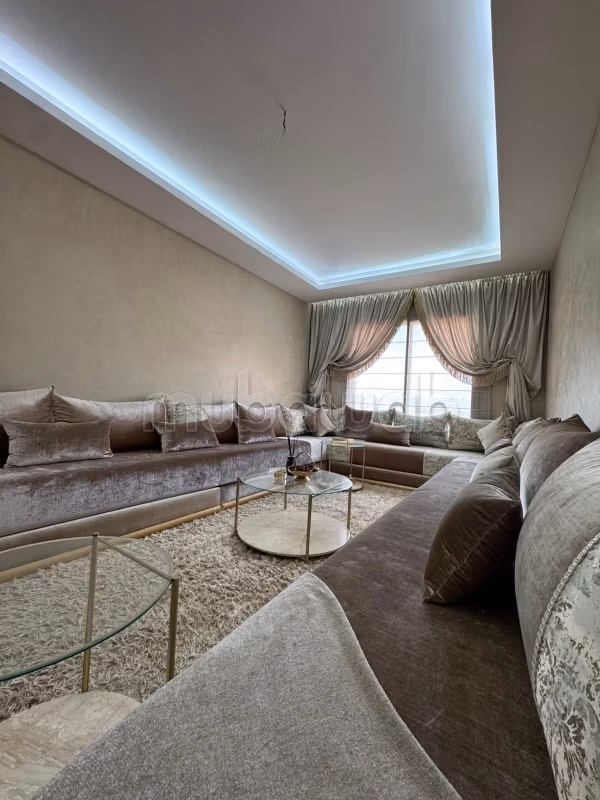 Rent an apartment in Marrakech 
1 Room.
Swimming pool, air conditioning