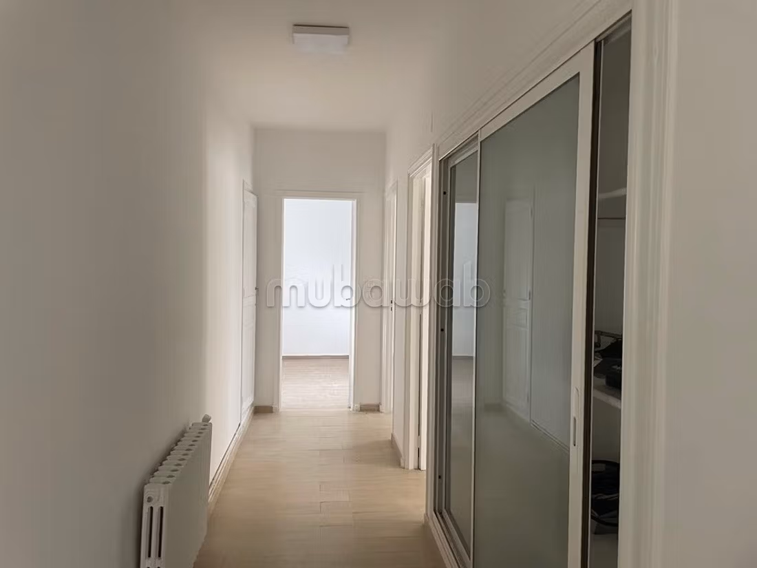 Affitto piano ufficio a El Menzah 4