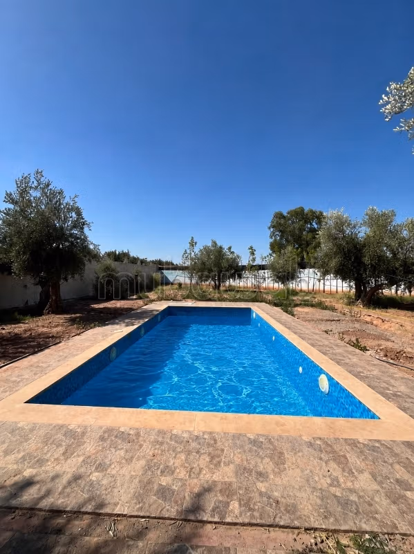 Villa te koop in Marrakech. Het pand is Melkia ملكية عدلية