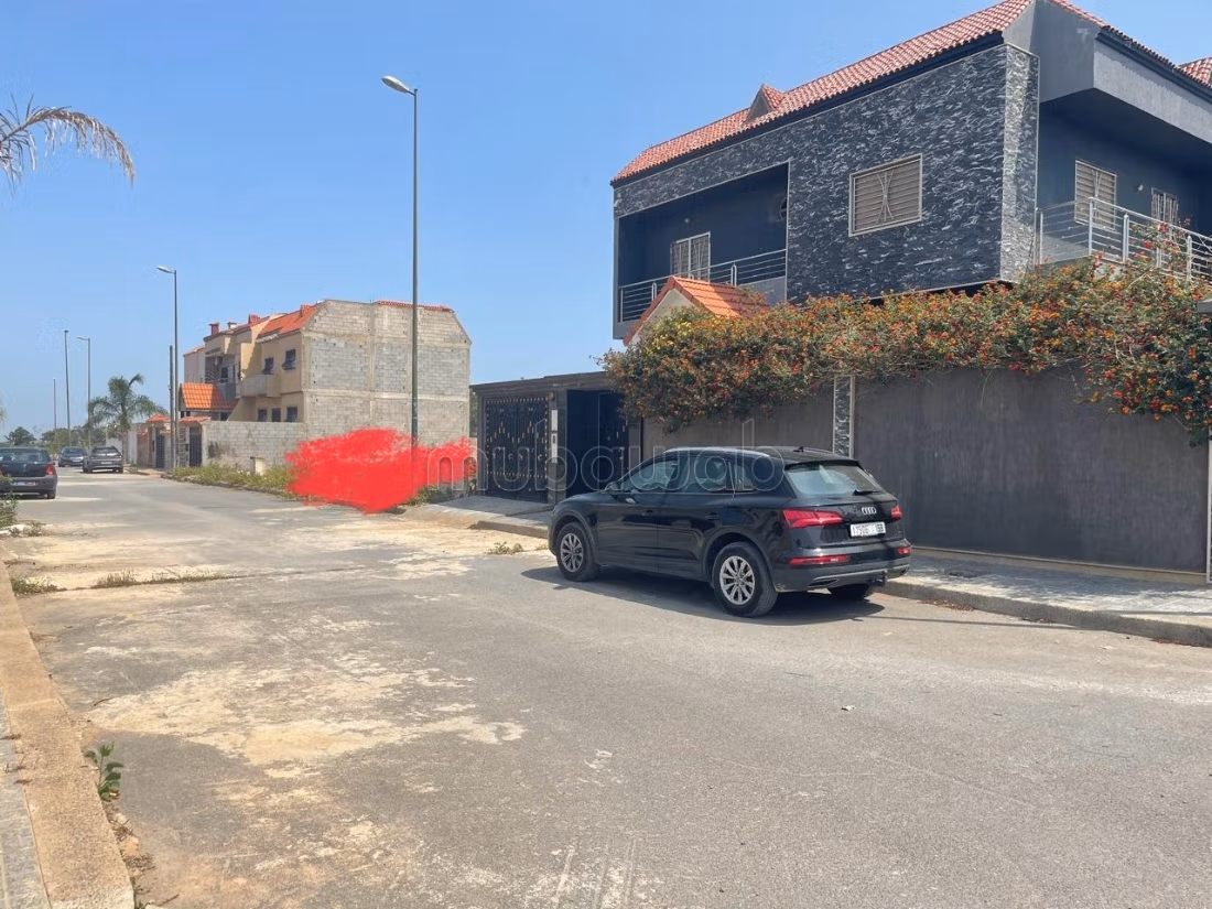 Terreno con título de 200m² para construir en Benslimane