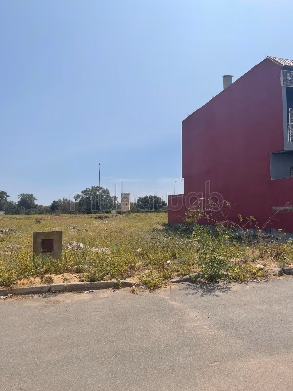 Kavel met titel van 200m² om te bouwen in Benslimane