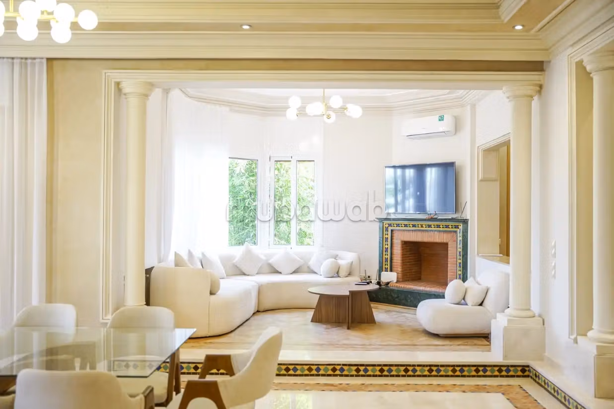 Villa de luxe à louer à Tanger, dans le quartier de Boubané, avec piscine privée, cinq chambres, emplacement calme