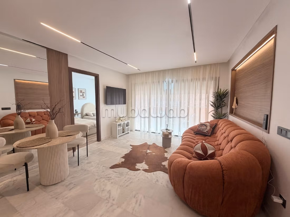Apartment With Rooftop Pool