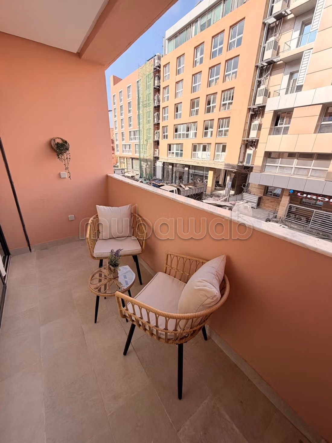 Apartment With Rooftop Pool
