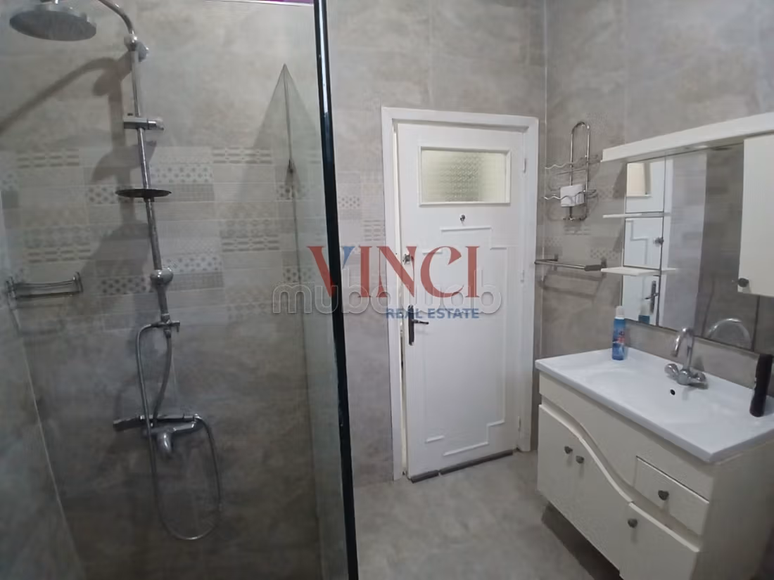 A Vendre une Villa S9 à Ksar Said Le Bardo
