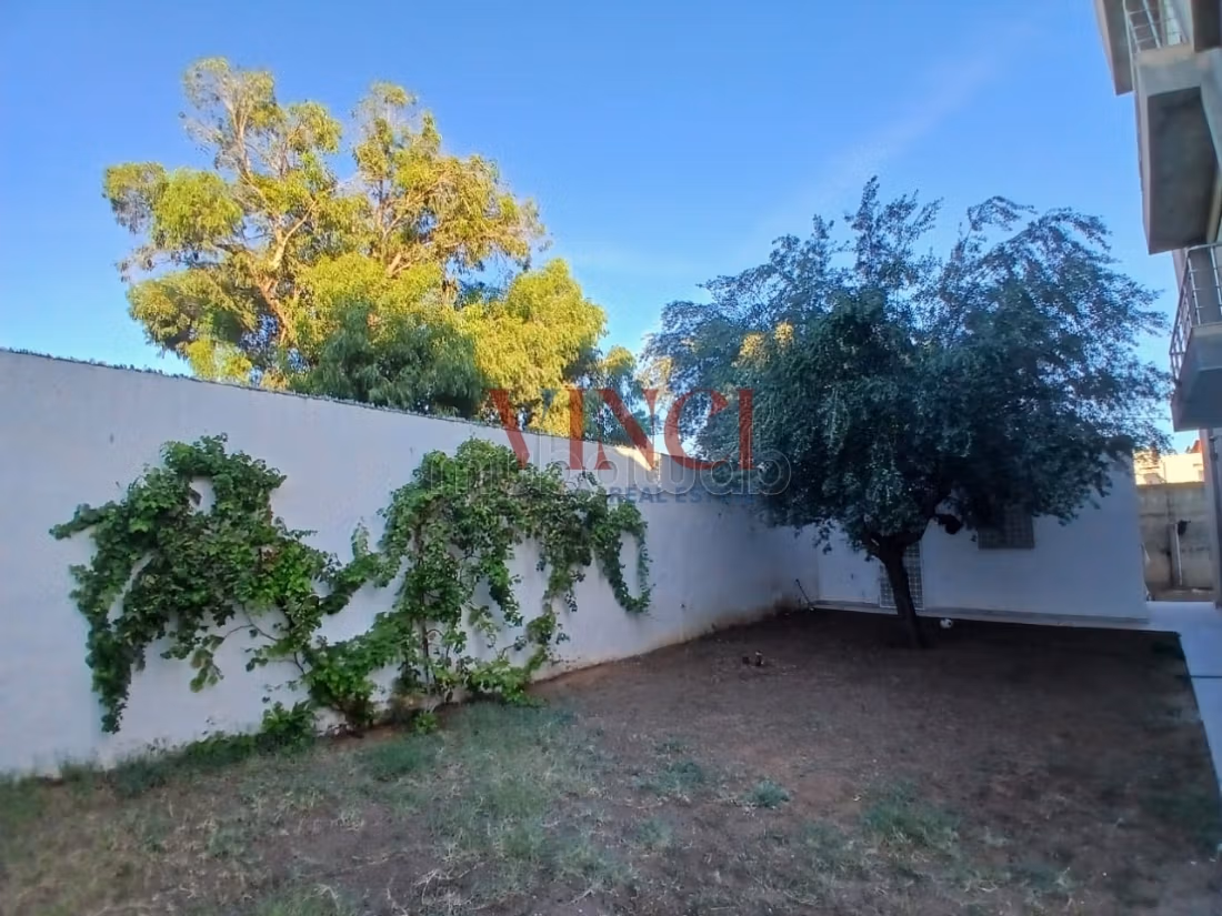 A Vendre une Villa S9 à Ksar Said Le Bardo