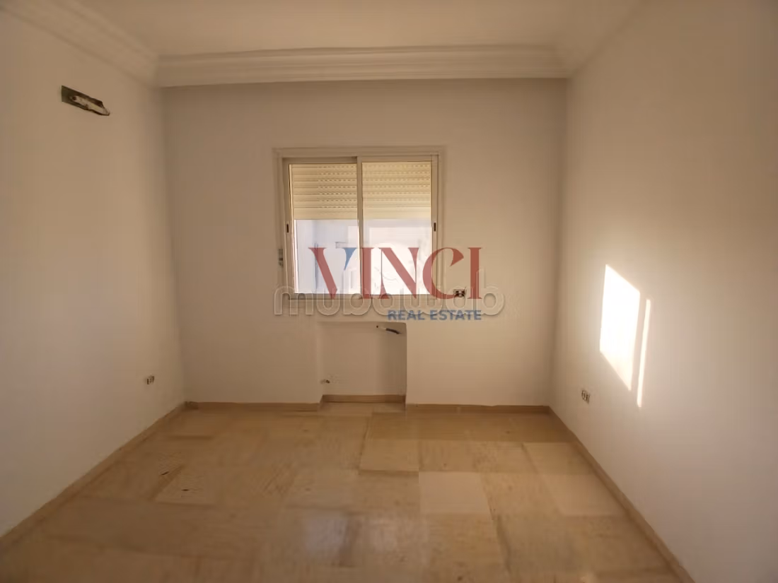 A Vendre une Villa S9 à Ksar Said Le Bardo