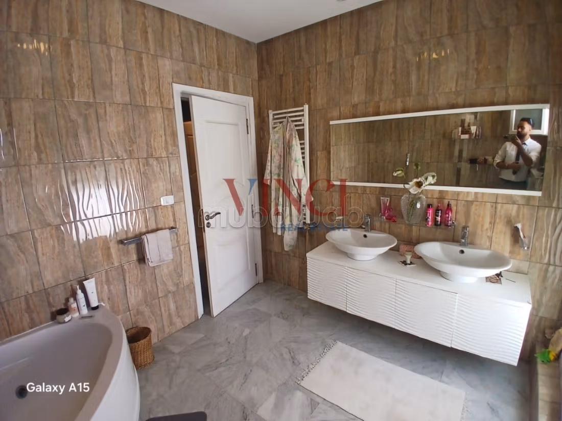 In Vendita una Villa in S6 a Città Taoufik il 09 Aprile Tunisi