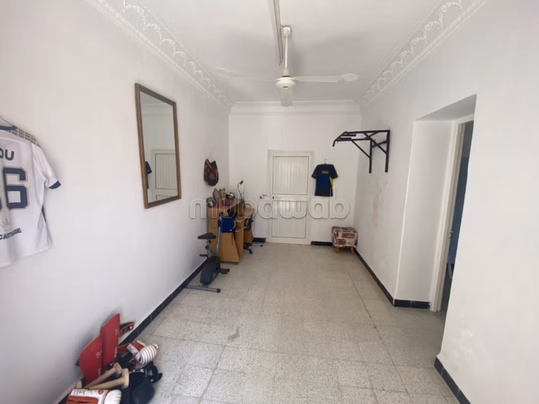 Rez de chaussée de villa de type S4 à louer
