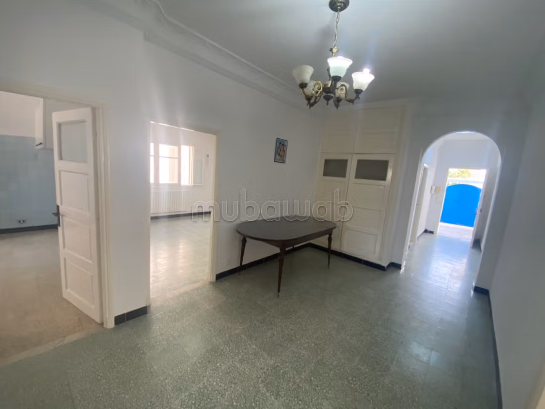 Rez de chaussée de villa de type S4 à louer