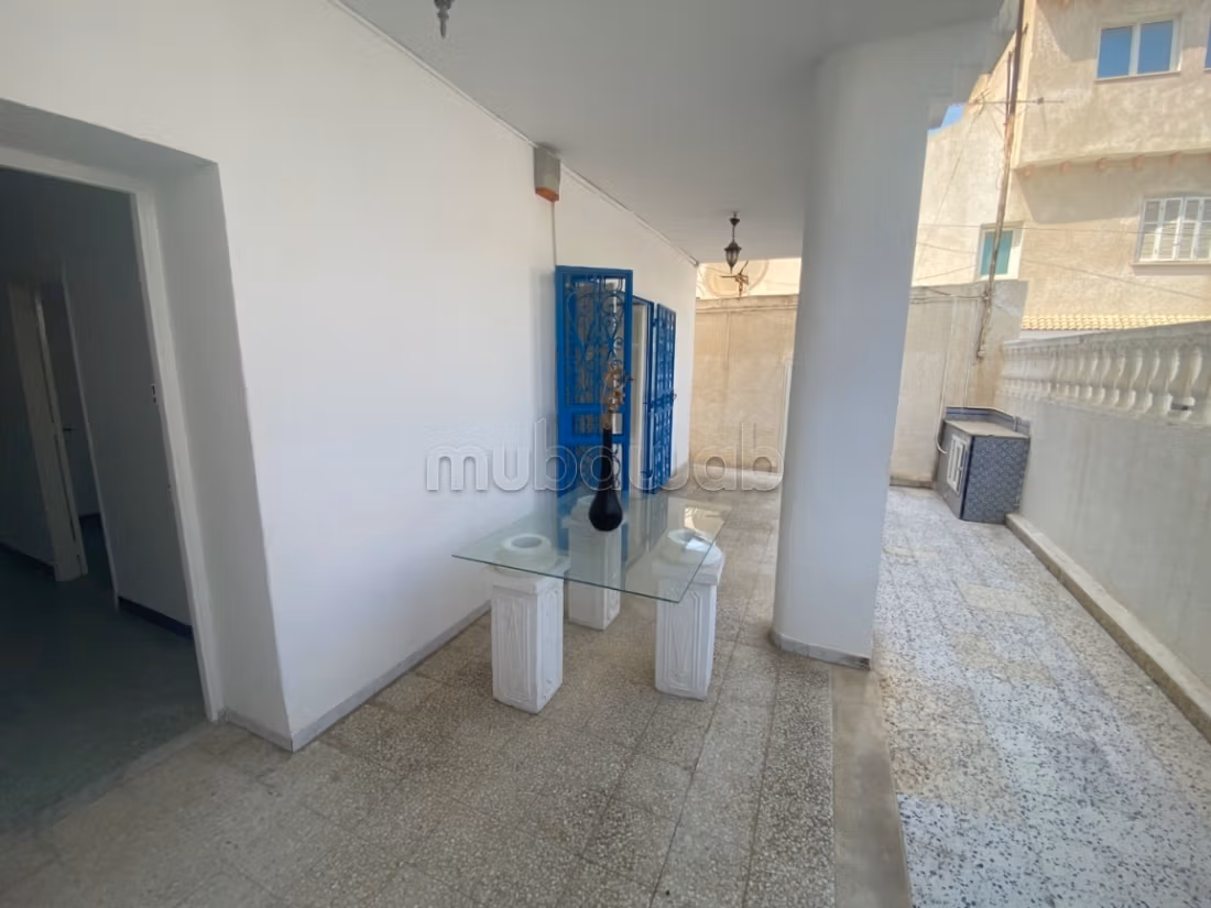 Rez de chaussée de villa de type S4 à louer