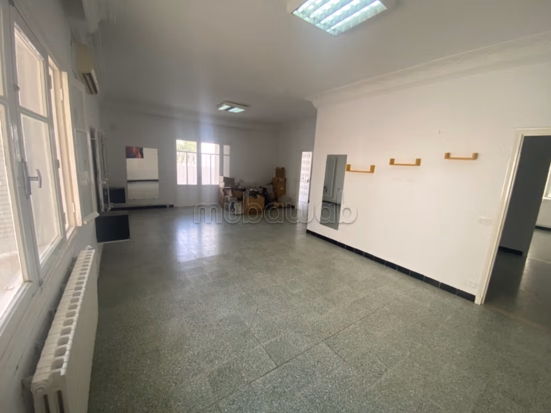 Rez de chaussée de villa de type S4 à louer