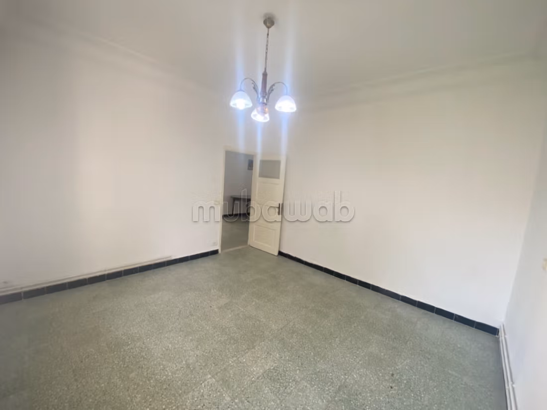 Rez de chaussée de villa de type S4 à louer