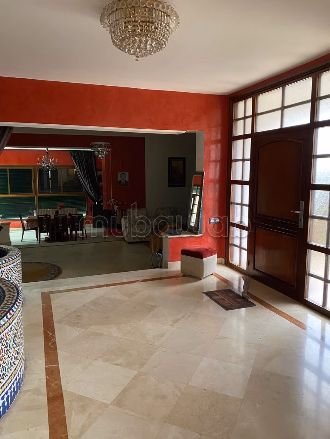Villa à vendre à Riyad. 
Surface totale 732 m². 
Tout confort avec piscine et cheminée